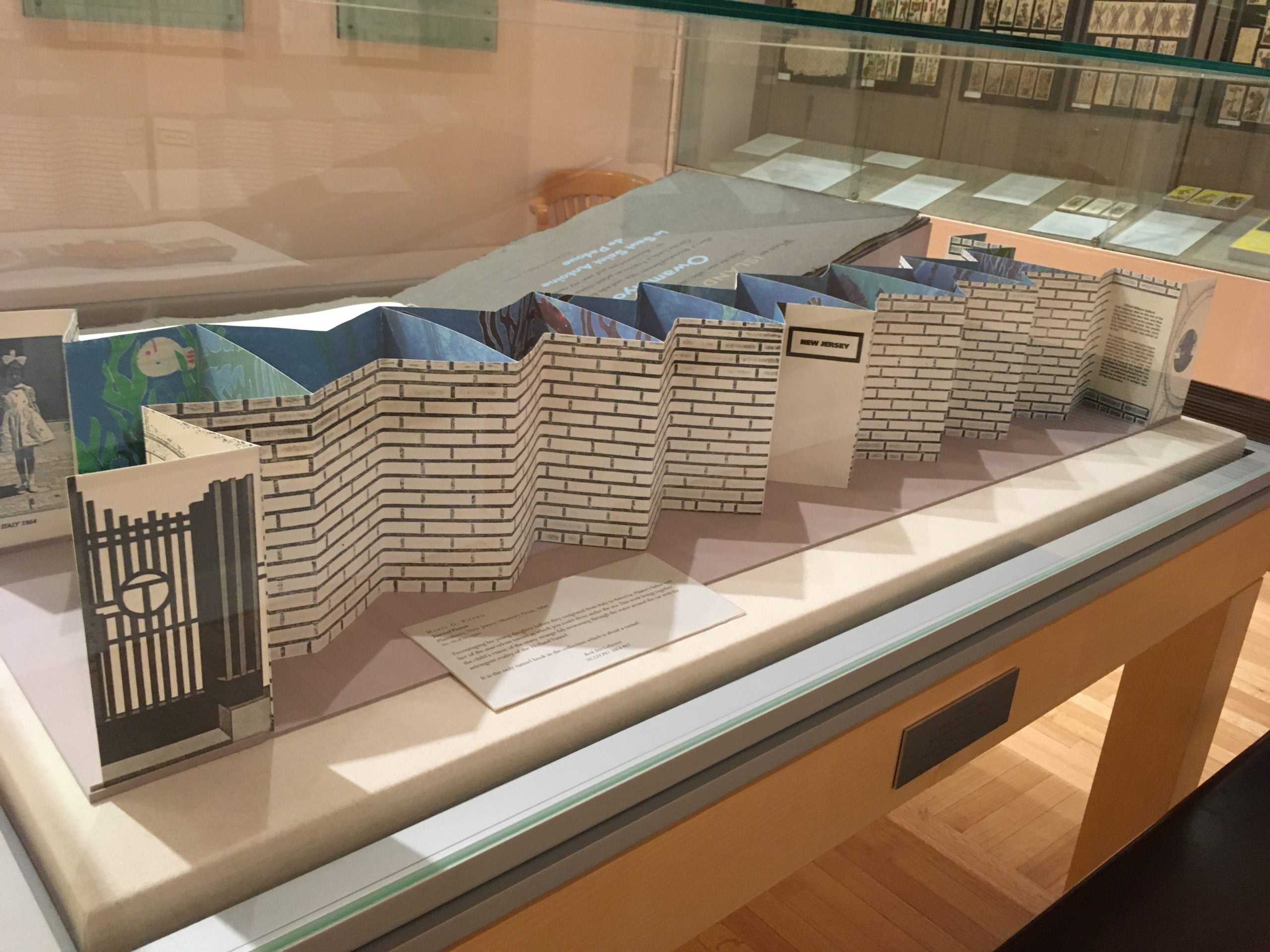 Intro to Tunnel Books (Fall 2021) image 3